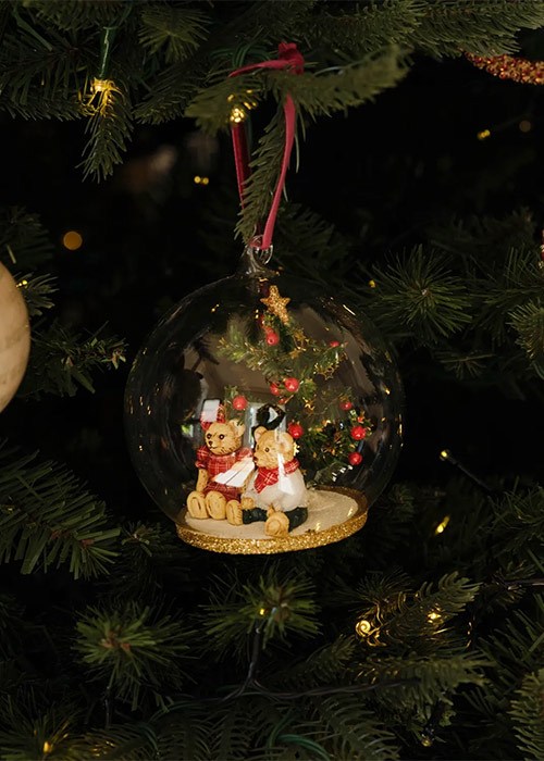 Paul Costelloe marks 20 years with Dunnes Stores with nostalgic Christmas collection 6 Paul Costelloe Living Snow Globe Bauble, €10.00. Pic: Dunnes Stores