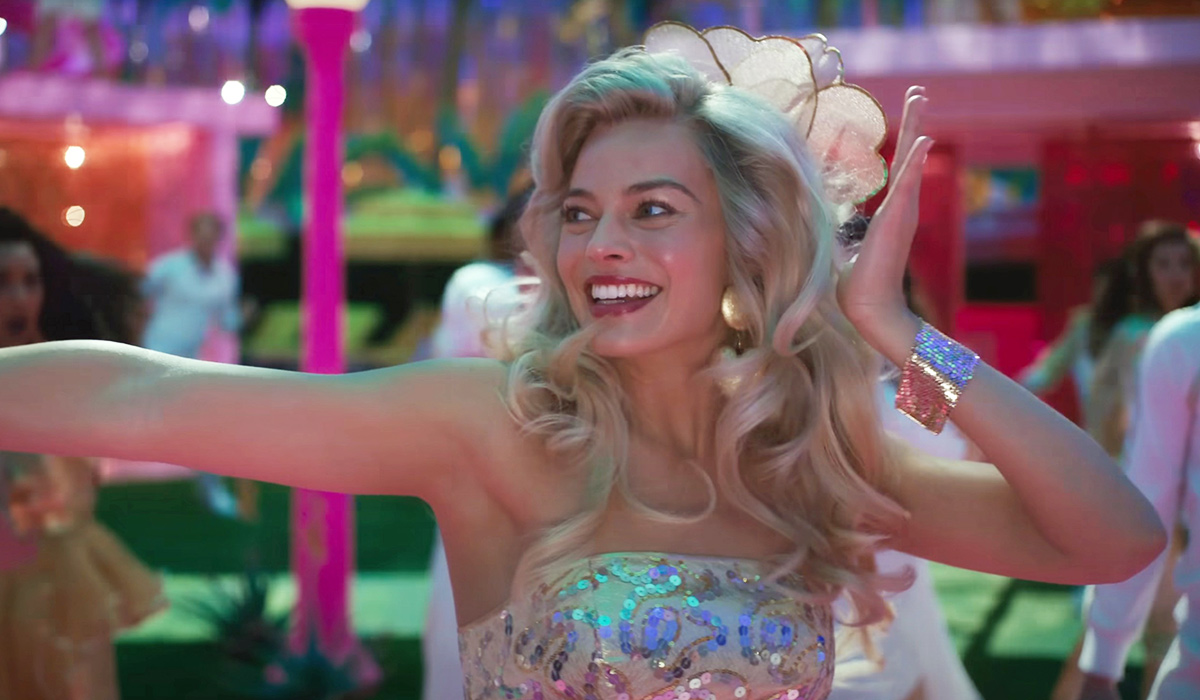 No Merchandising. Editorial Use Only. No Book Cover Usage. Mandatory Credit: Photo by Warner Bros/Everett/REX/Shutterstock (14209231co) BARBIE, Margot Robbie as Barbie, 2023. © Warner Bos. /Courtesy Everett Collection Everett Collection - 2023