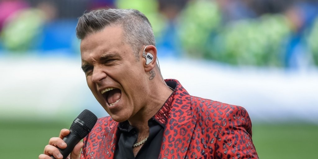 Robbie Williams Announces Huge Limerick Show 5 Robbie Williams Joined On Stage By Viral Superfan From Take That Documentary In Wolverhampton