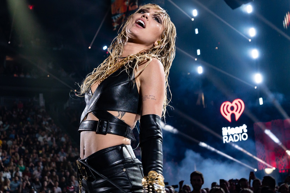 Miley-Cyrus-performs-at-the-2019-iHeartRadio-Music-Festival