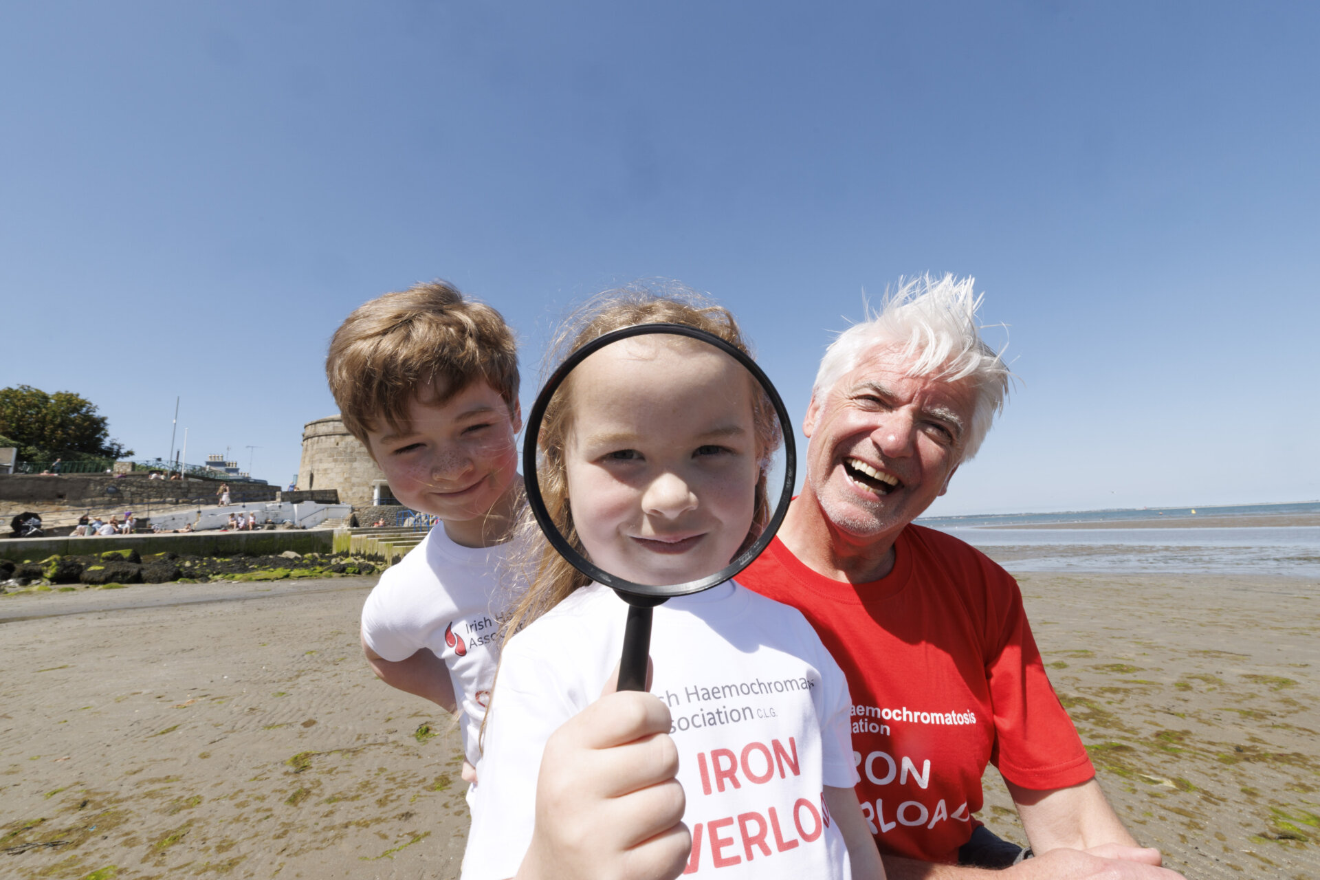 Teddy Eustace (8) and Emilia Eustace (5) pictured alongside Brian Keegan, Voluntary Board Member of the Irish Haemochromatosis Association