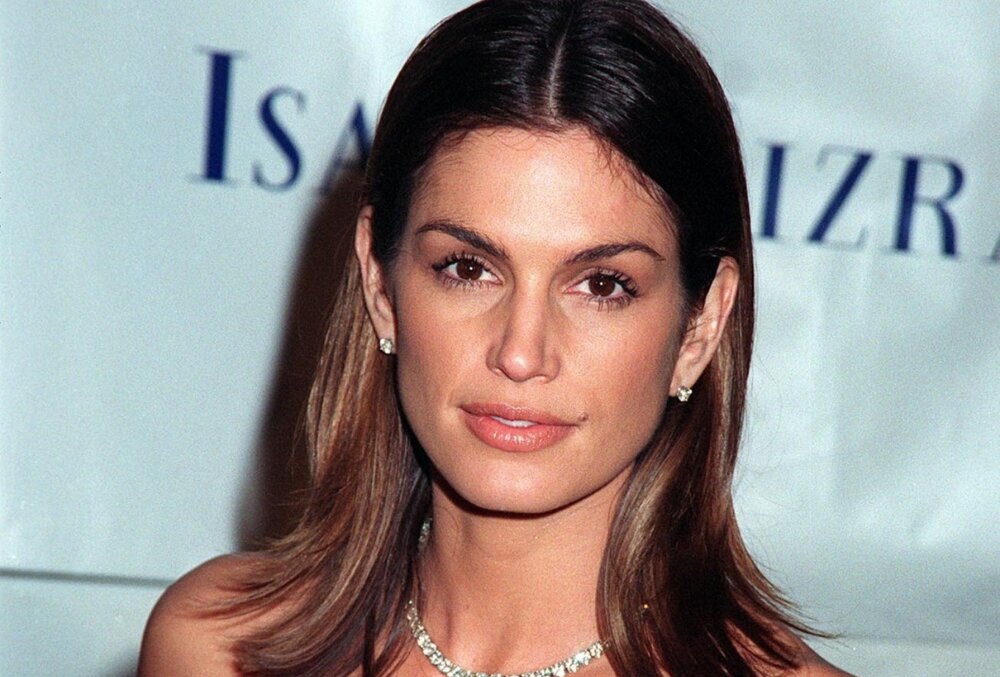 Cindy Crawford Has A Pact To Not Get A Facelift 4 Cindy Crawford in 1997. Featureflash Photo Agency, Shutterstock