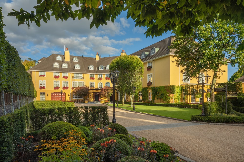 Killarney Park, Exterior