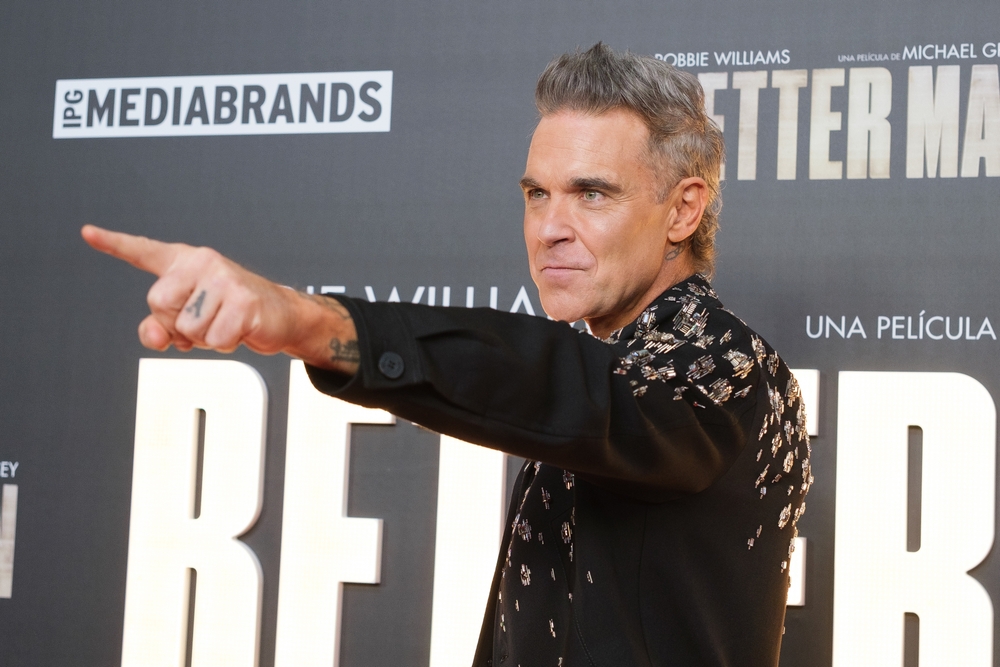 Robbie Williams: Singer Gets On Favourite Team’s Shirts 3 Robbie Williams. Oscar Gonzalez Fuentes, Shutterstock