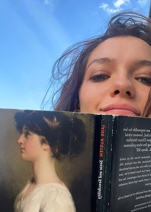 The first look Sense and Sensibility trailer starring Daisy Edgar-Jones has arrived 5 Pic: Esmé Creed-Miles/Instagram