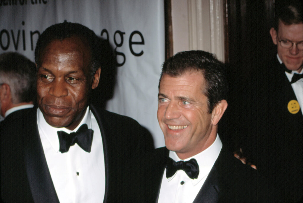 Danny Glover Reveals Alzheimer's Diagnosis 4 Danny Glover and Mel Gibson. Shutterstock
