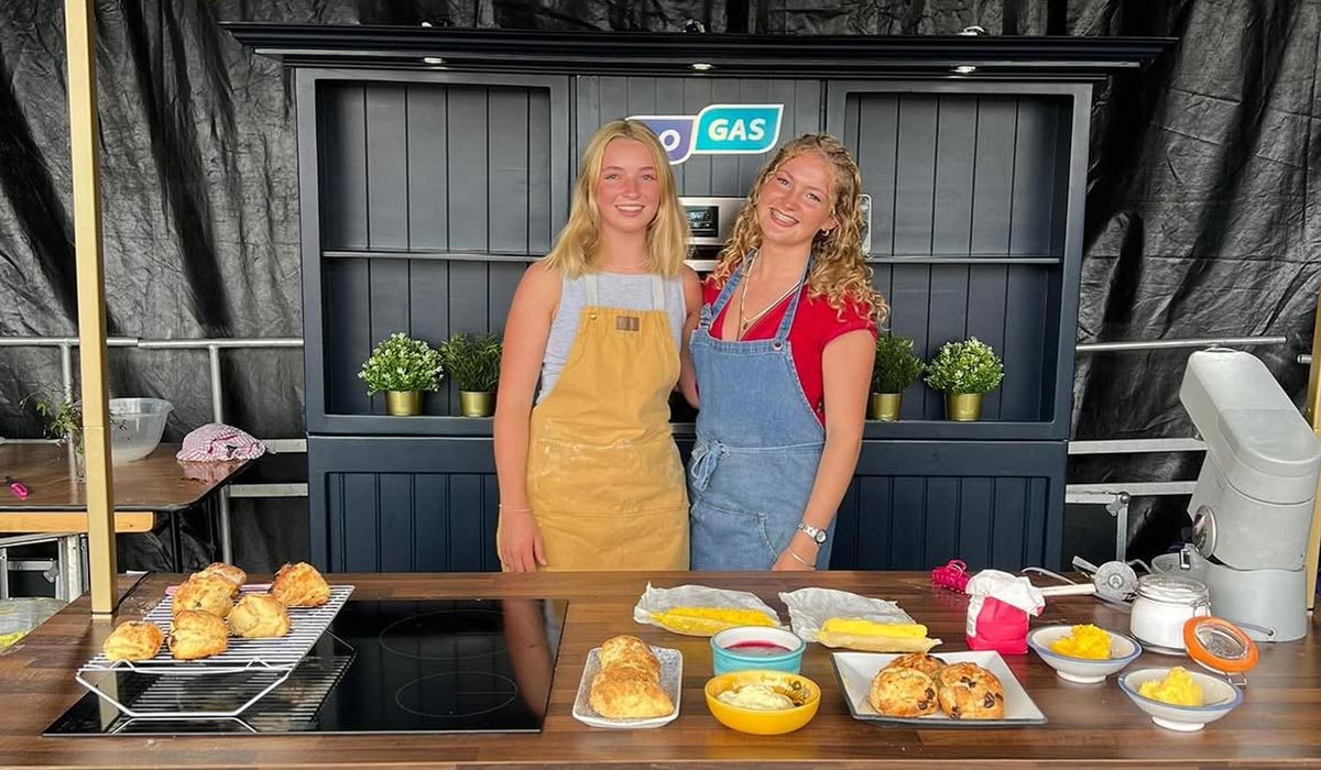 Rachel Allen's daughter carrying on family food tradition with her cousin 3 Tamsin and Scarlett Allen. Pic: Scarlett and Tamsin Cooks Instagram