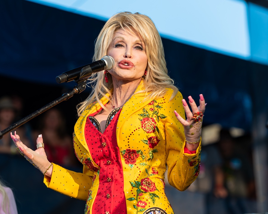 Dolly Parton Dies Aged 80s
