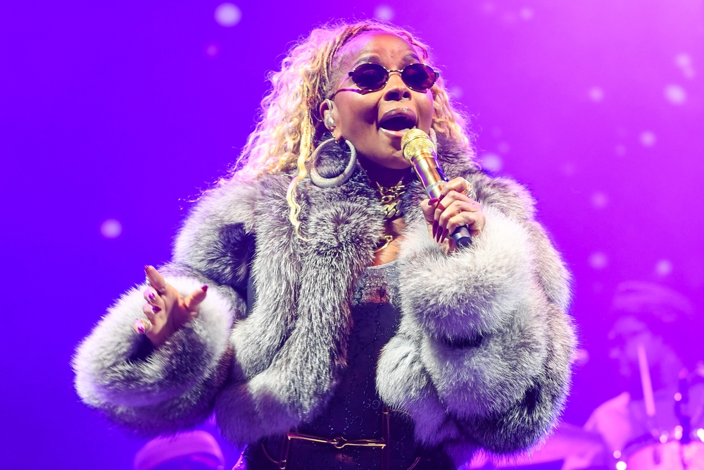 Mary J. Blige Throws Heckler Out Of Las Vegas Show 4 Mary J. Blige. Editorial credit: A Jamal, Shutterstock